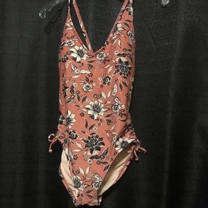 Kona Sol Size Medium Floral One Piece Swimsuit